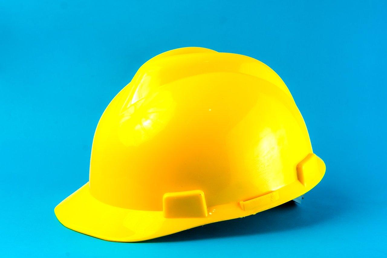 Bien choisir son casque de chantier : normes, risques et conseils pratiques