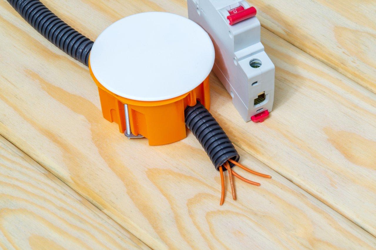 Comparatif expert des boîtes de dérivation étanches : sécurité et robustesse