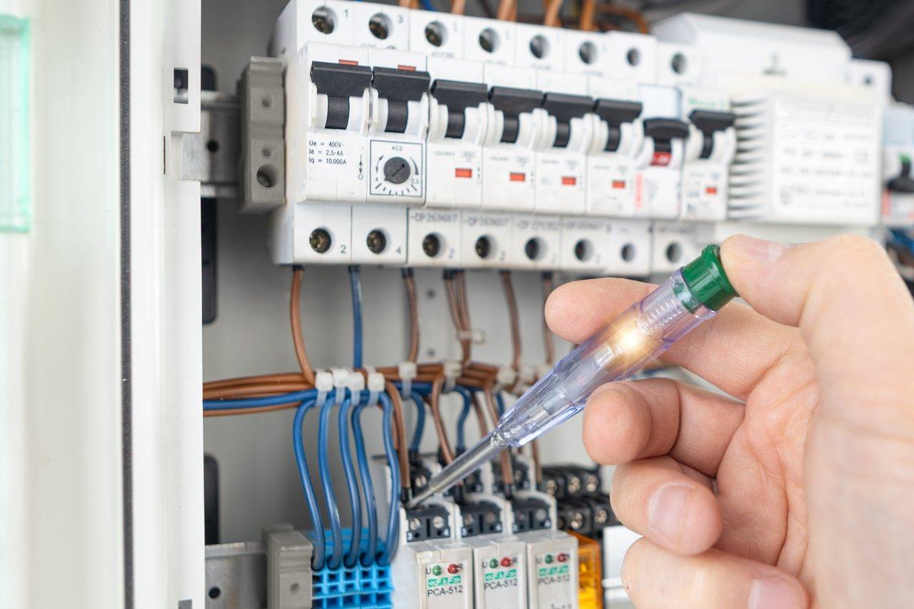 Étapes clés de la maintenance préventive d'un tableau électrique