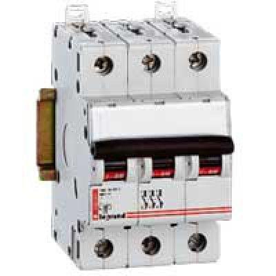 Legrand DX3 Disjoncteur Triphasé 16A, 10kA, courbe C, vis/vis