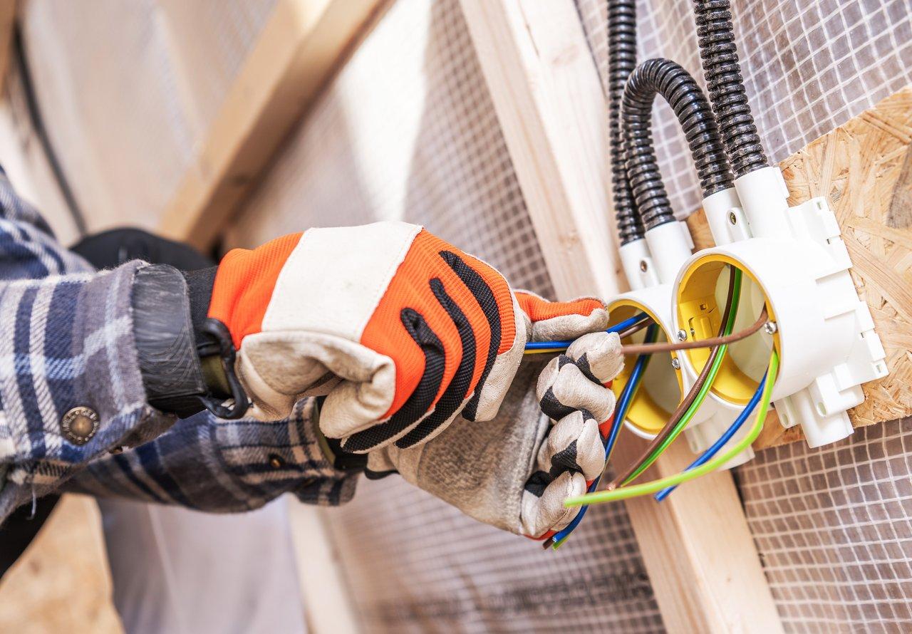 Innovations récentes des EPI pour électriciens : sécurité et technologies intelligentes