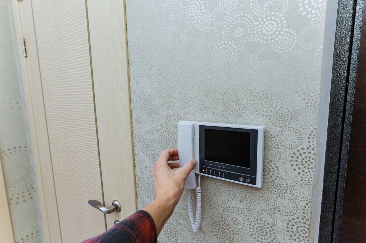 Installer un interphone filaire pour domicile : procédure détaillée et conseils experts