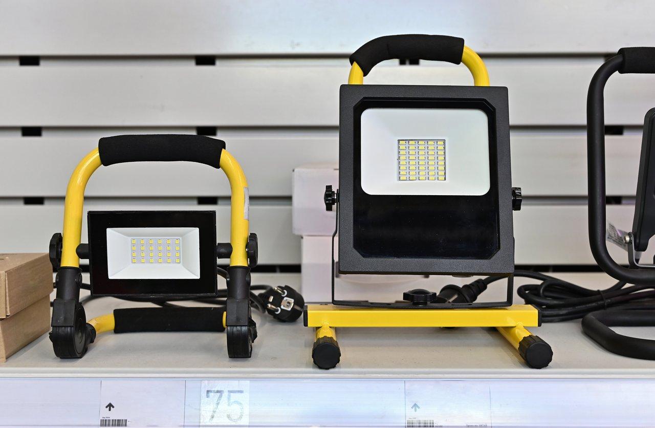 Lampe de chantier LED : test expert des modèles les plus performants en 2025