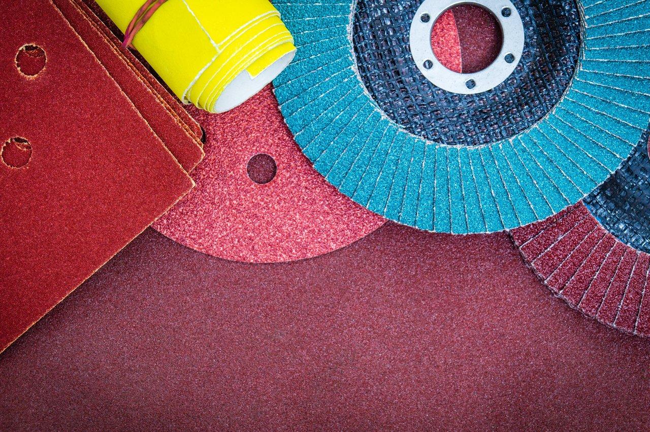 Limiter les risques liés aux poussières avec les outils électroportatifs : solutions techniques clés