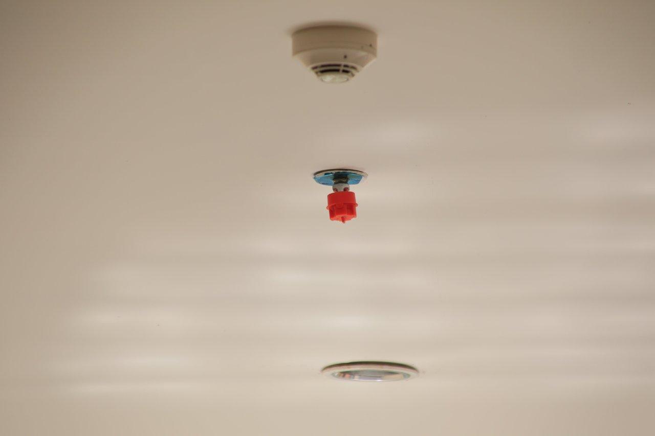 Sécurité incendie sur chantiers électriques : obligations légales et solutions pratiques