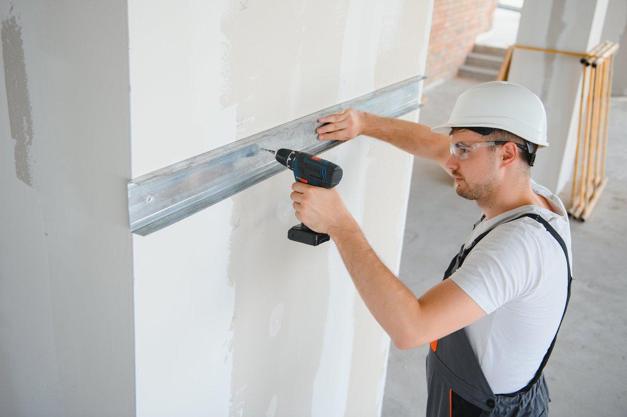 Visseuse endurcie pour plaques de plâtre double épaisseur : choisir le couple optimal et les marques fiables