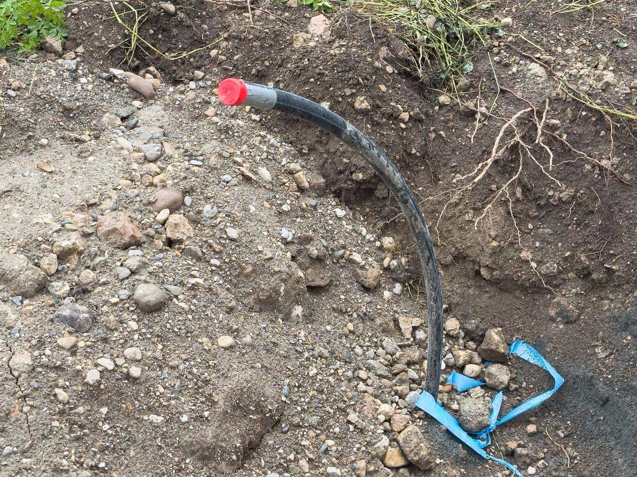 Locateur de câble souterrain GPS RD7100 en action sur un chantier d'excavation.