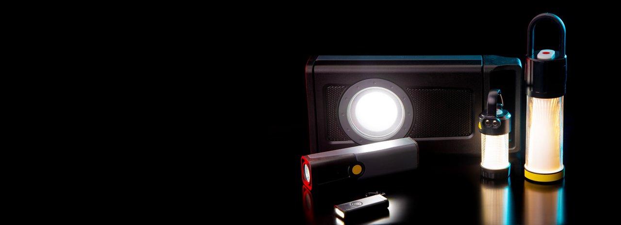 Projecteur LED portable pour travaux d’hiver 2025-2026, idéal pour éclairer les chantiers extérieurs hivernaux.